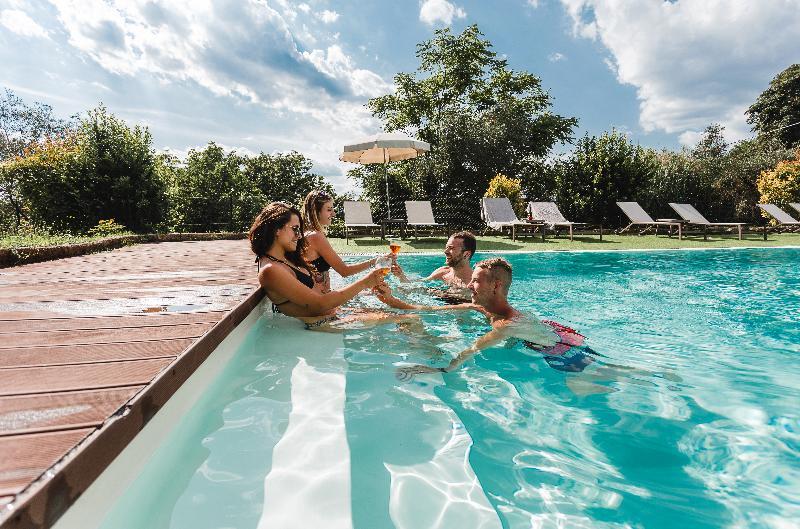 Il Borgo Di Terrensano Aparthotel Сиена Екстериор снимка